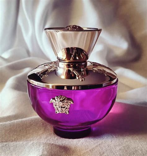 pubblicità profumo versace donna 2022|Versace Dylan Purple: nuovo profumo da donna .